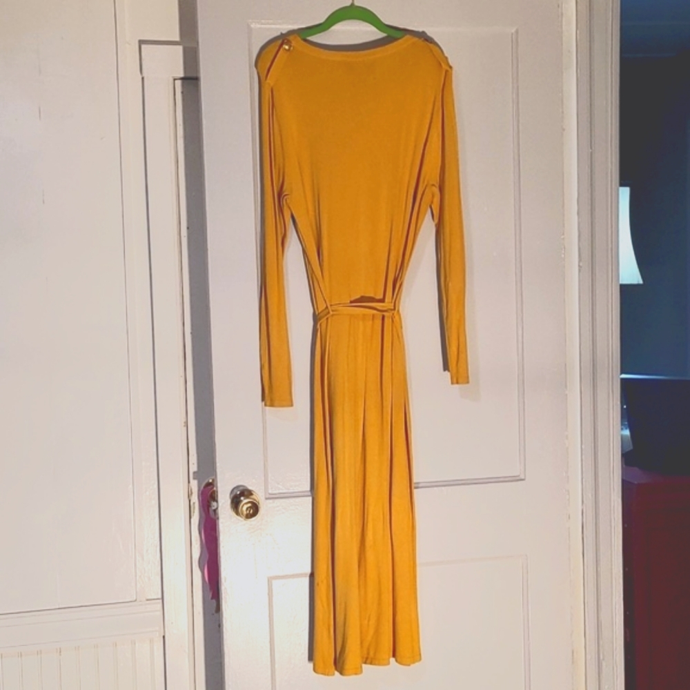 Dress - Picture 2 of 6